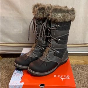 Blonde Sport winter boots